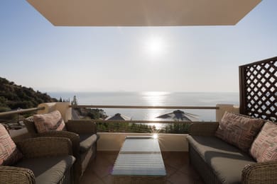 Emerald Seaview Suite