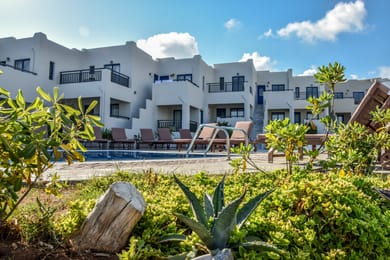 Yria Beach Hotel - Image 2