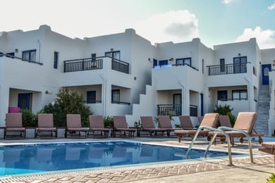 Yria Beach Hotel - Image 3