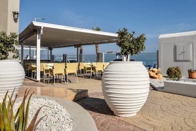 Yria Beach Hotel - Image 4