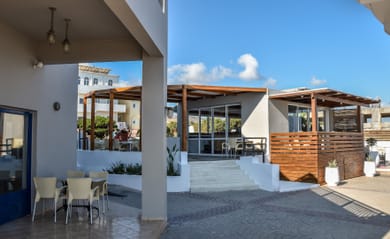 Yria Beach Hotel - Image 6