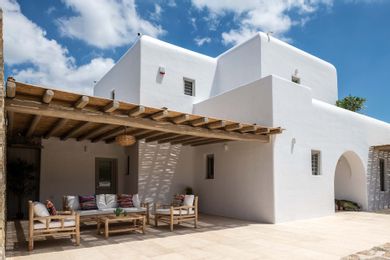 Jolie Villa