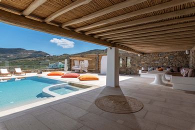 Jolie Villa