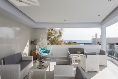 Blue Waves Hotel Santorini - Image 2