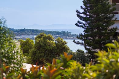 Two Bedroom Sea View Apartment with Garden (Vouliagmeni Stylish Homes)