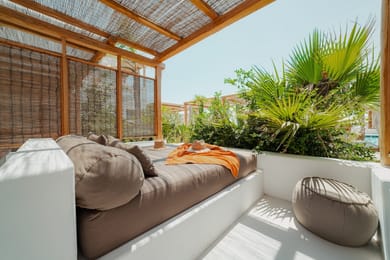 Deluxe Room Pool & Sea View