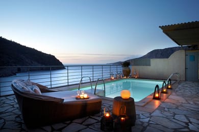 Villa Akrogiali | 3 Bedroom Villa