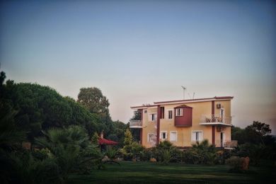 Irida Resort Suites Kyparissia - Image 3