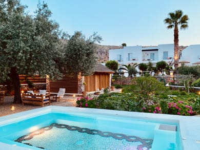 Caesars Gardens Hotel & Spa - Image 3