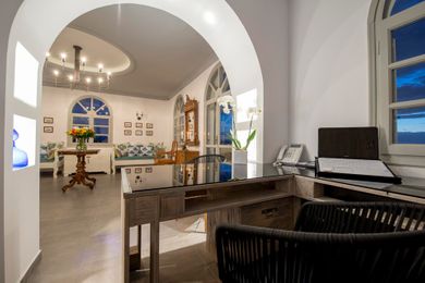 Caldera's Dolphin Suites - Image 6