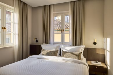 Deluxe Guestroom with Inland View