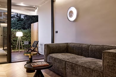 Cama Luxury Suites Kavouri - Image 5