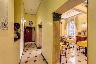 Cambridge Hotel Rome - Image 4