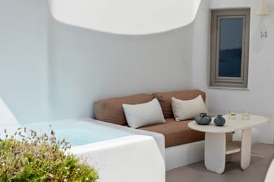 Senior Suite Plunge Pool Caldera sea view