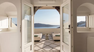 River Pool Suite Caldera Sea View