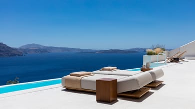 Three Bedroom Villa with Infinity Pool Caldera Sea View