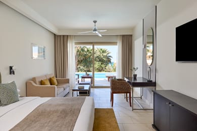 Deluxe Pool-Front Room with Shared Pool