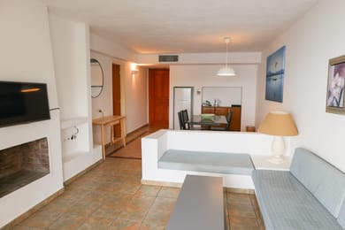 Two-Bedroom Suite Sea View