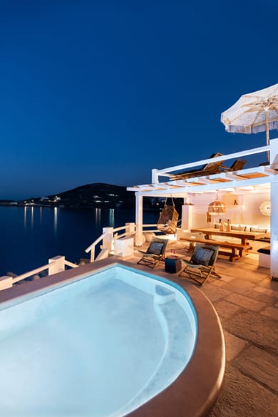 Captain Zeppos Suites - Image 4