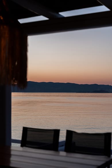 Captain Zeppos Suites - Image 7