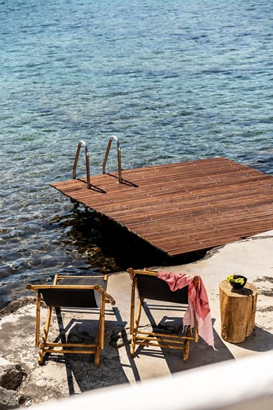 Captain Zeppos Suites - Image 2