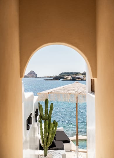 Captain Zeppos Suites - Image 5