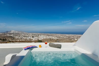 Junior Suite with Jetted Tub & Panoramic View