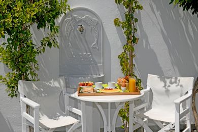 Casa Bianca Hotel Santorini - Image 6