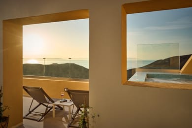 Calm Honeymoon Suite with Outdoor Petit Pool Sea & Sunset View