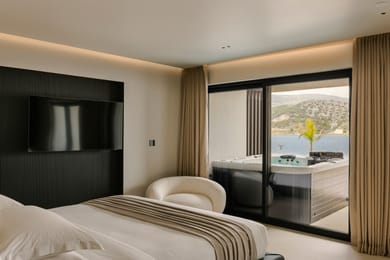 Junior Sea View Suite with Jacuzzi & Hammam