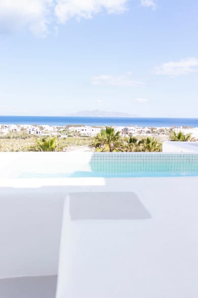 Honeymoon Sea View Suite with Jacuzzi