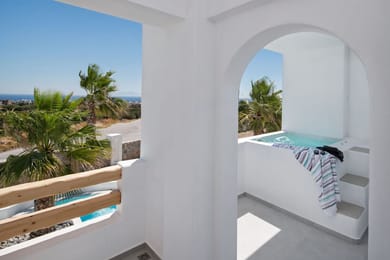 Honeymoon Sea View Suite with Jacuzzi