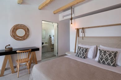 Senior Sea View Suite with Outdoor Jacuzzi