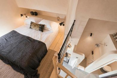 Deluxe King Suite Split - Level