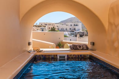 Mini Deluxe Suite with Private Jacuzzi