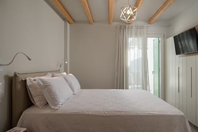 Superior Suite (706)