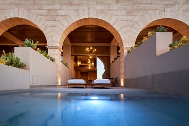 Black Pearl Maisonette Mountain View with Plunge Pool