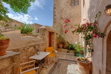 Dorovinis Monemvasia Castlehouses - Image 3
