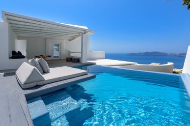 Honeymoon Pool Suite with Caldera Sunset View