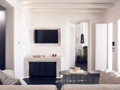 Cavo Tagoo Suite with Pool and Caldera Sunset View
