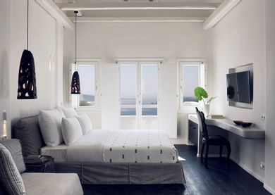 Suite with Hot Tub & Caldera Sunset View