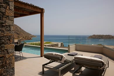 Duplex Family Room with Private Pool Sea View