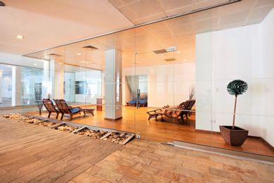 Blue Lagoon Kosher Hotel - Image 2