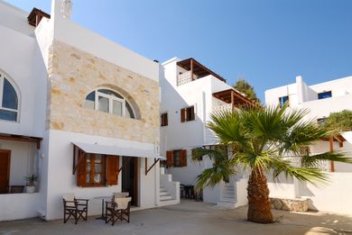 La Celestina Apartments - Image 2