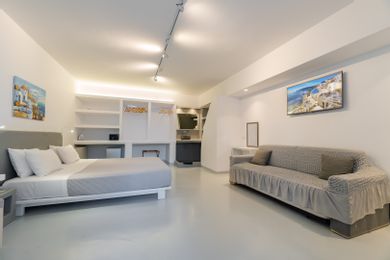 Central Fira Suites - Image 5