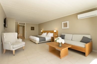 Premium Family Bungalow with Private Pool Sea & Mouse Island View