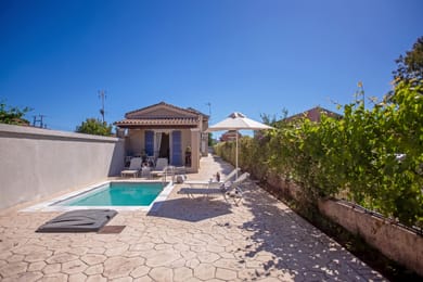 1 Bedroom | Villa Angelina | Agios Georgios South