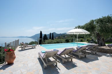 4 Bedrooms | Villa Perfect Daffodil | Perama