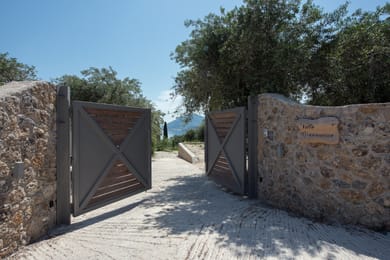 4 Bedrooms | Villa Perfect Daffodil | Perama