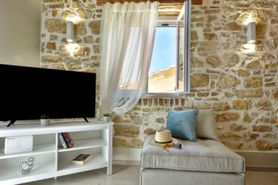 2 Bedrooms | Apt Perfect Poppy | Corfu Town